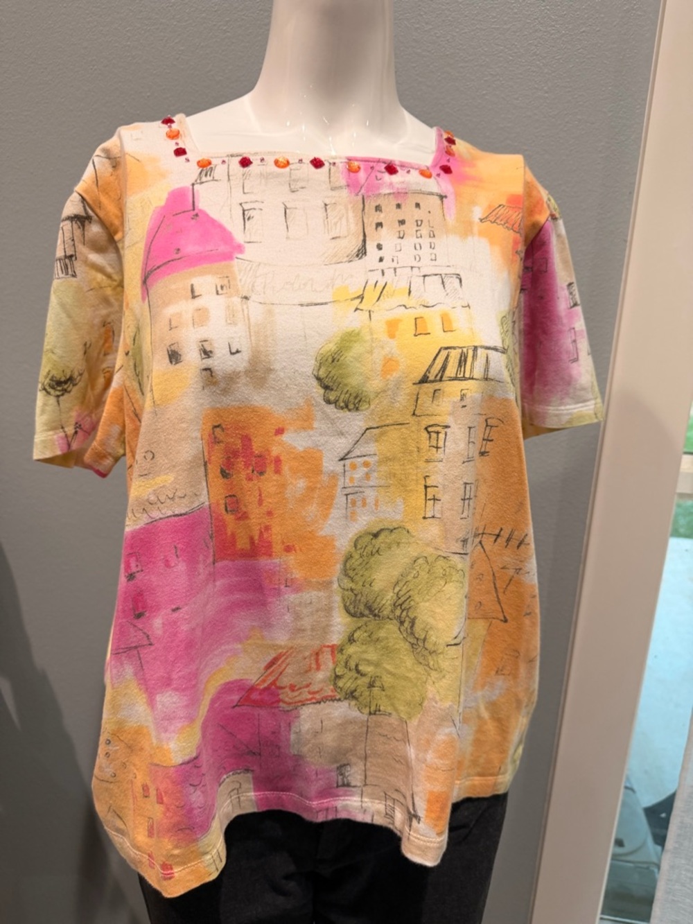 Alfred Dunner Artistic Watercolor Cityscape Painting Top Rhinestone Square M